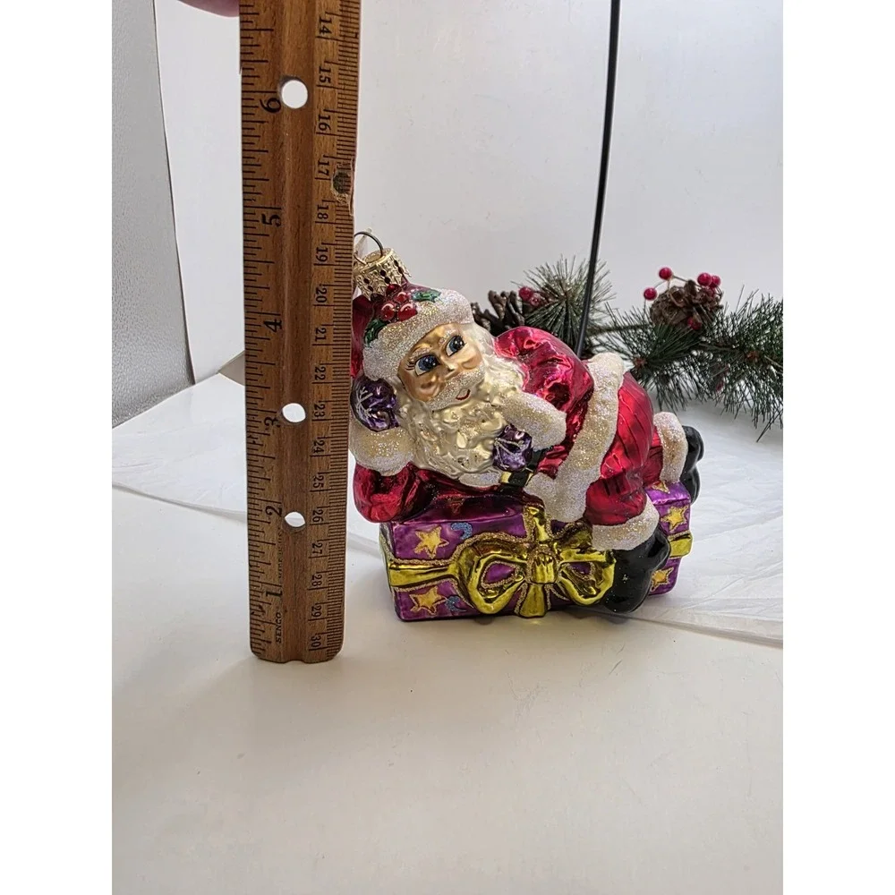 Christopher Radko Presently Resting Santa Ornament 2001 Poland 01-0437-0 4.5